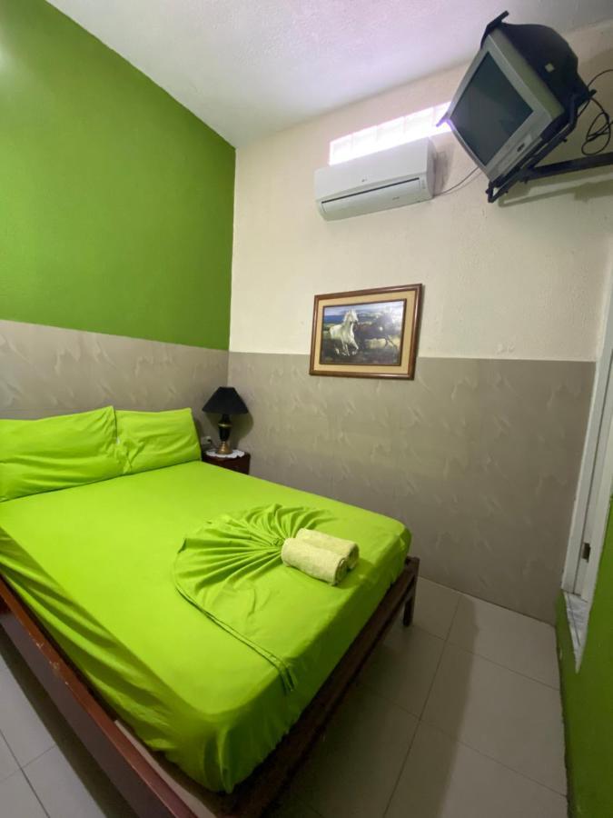 Hostal Puerto Azul Manta Exterior foto